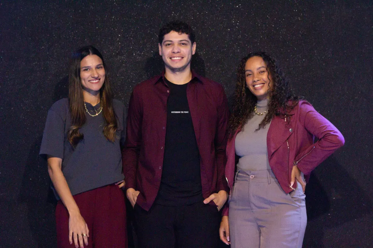 Jovens reunidos no Viver Moviment